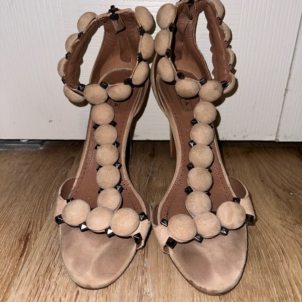 Alaia Bombe Sandal